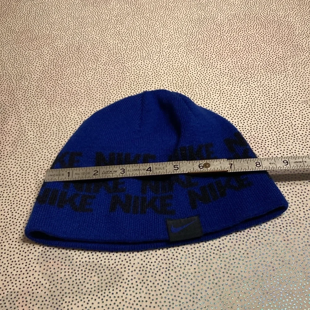 Nike boys  hat blue black in good condition